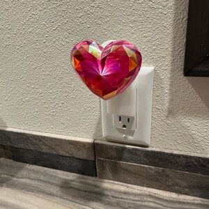 Bath & Body Works Pink Crystal Heart nightlight Wallflowers fragrance plug